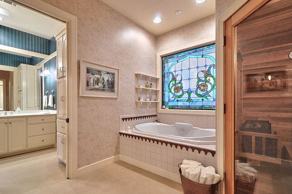 Master Bath 2/Sauna