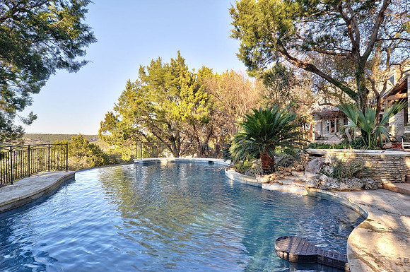 Pool back to house