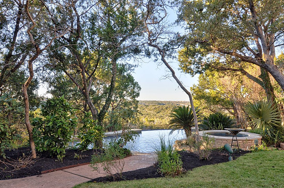 Pool w/view to Hills